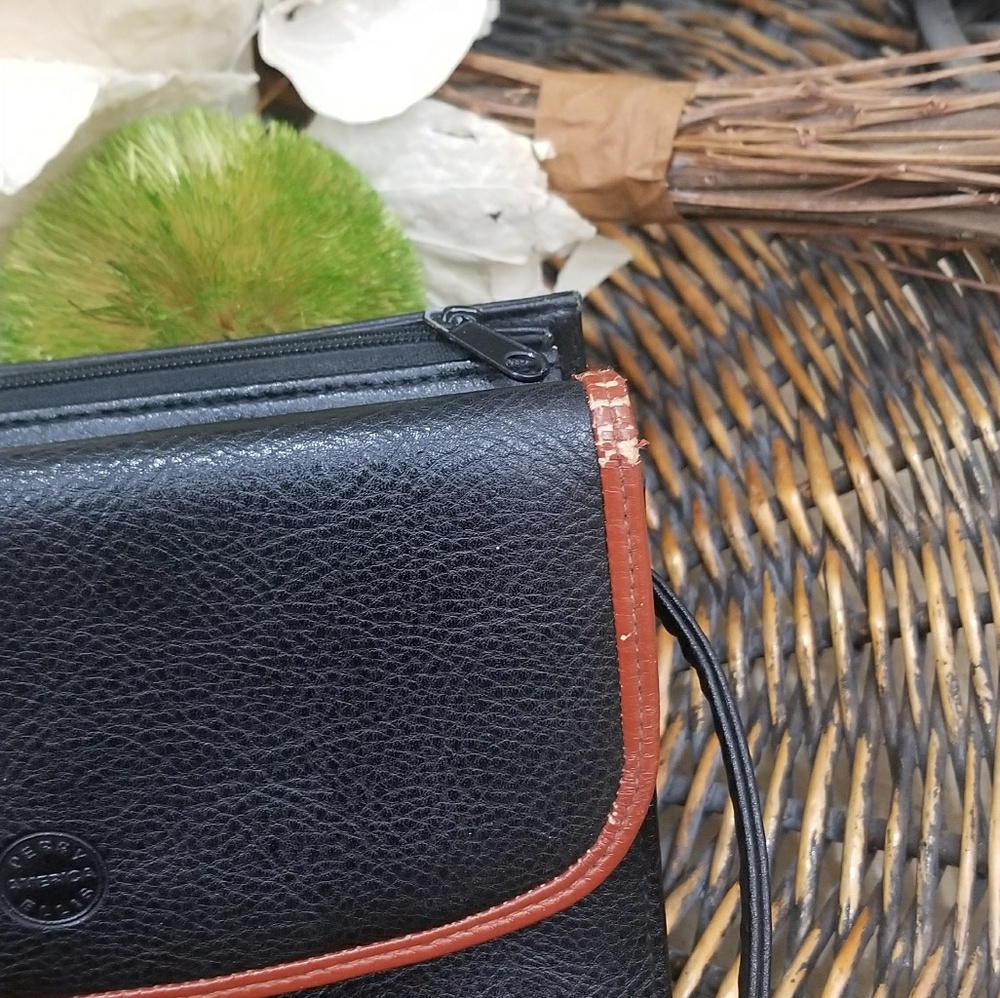 PERRY AMERICA ELLIS VINTAGE CROSSBODY BAG - Picture 3 of 8